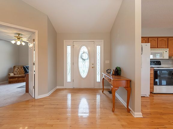 5th image of 290 Knollwood Ln