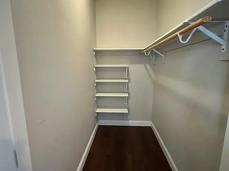 1111 Anamosa St #3 — Photo 12