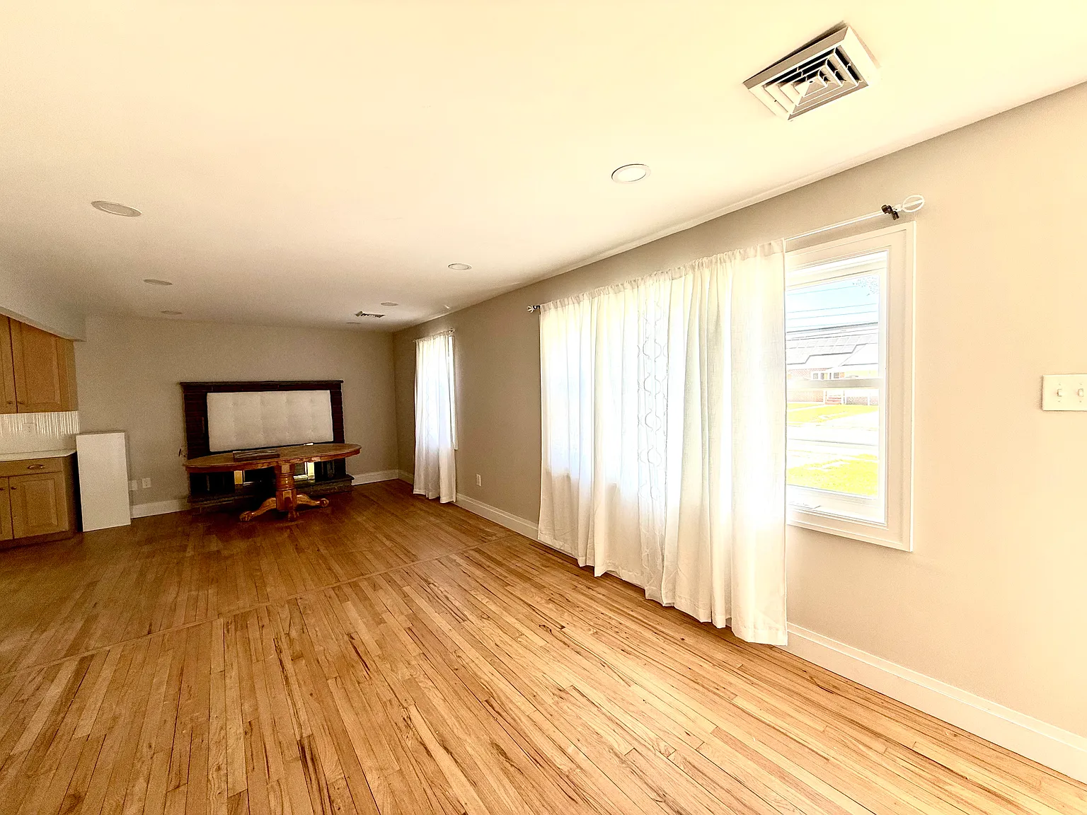 6 bed, 1512 sqft, $4,500 — Photo 4