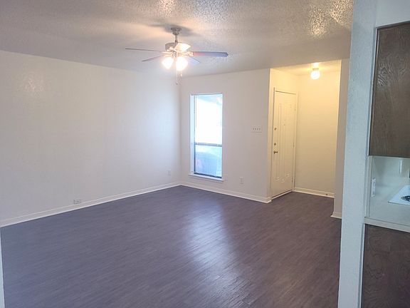 3rd image of 1124 Landsdale Ln