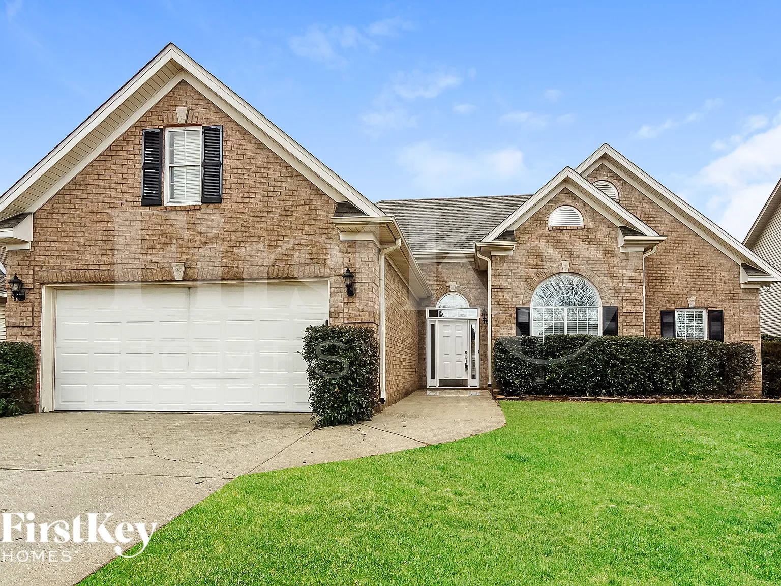 3 bed, 2.0 bath, 1584 sqft, $2,355 — Photo 1