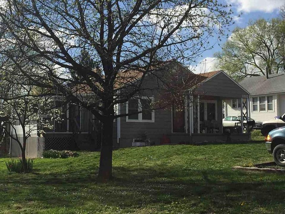 1st image of 2322 S Claremont Ave