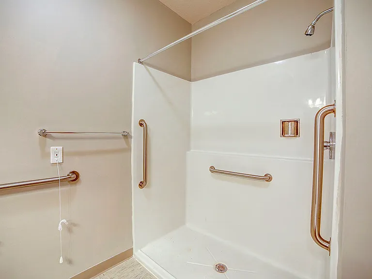 Brentwood Greene — Photo 25