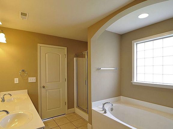 4th image of 102 Arbor Hill Ln SW