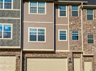 282 S Slopeside Dr, Fayetteville, AR 72704
