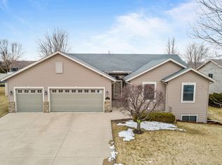 1230 Esther Ln, Owatonna, MN 55060