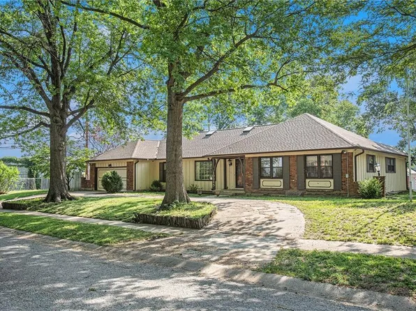 10345 Cleveland Ave, Kansas City, MO 64137