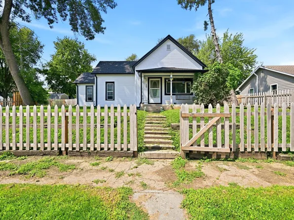 110 2nd Ave, Underwood, IA 51576