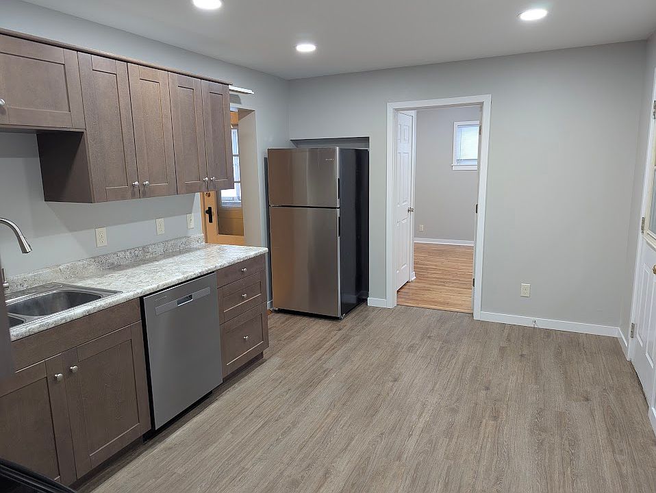 Kitchen approx SF 126
