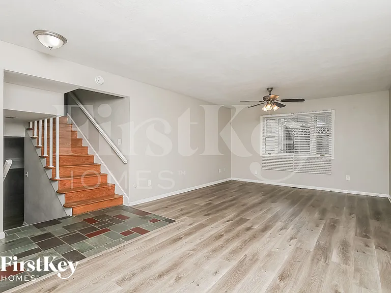1798 Maple Ave — Photo 2