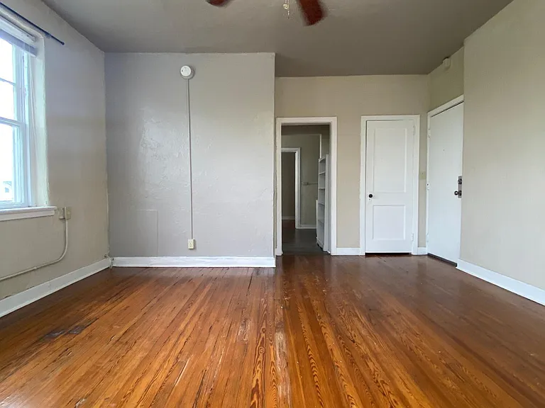 523 24th St #8 — Photo 2