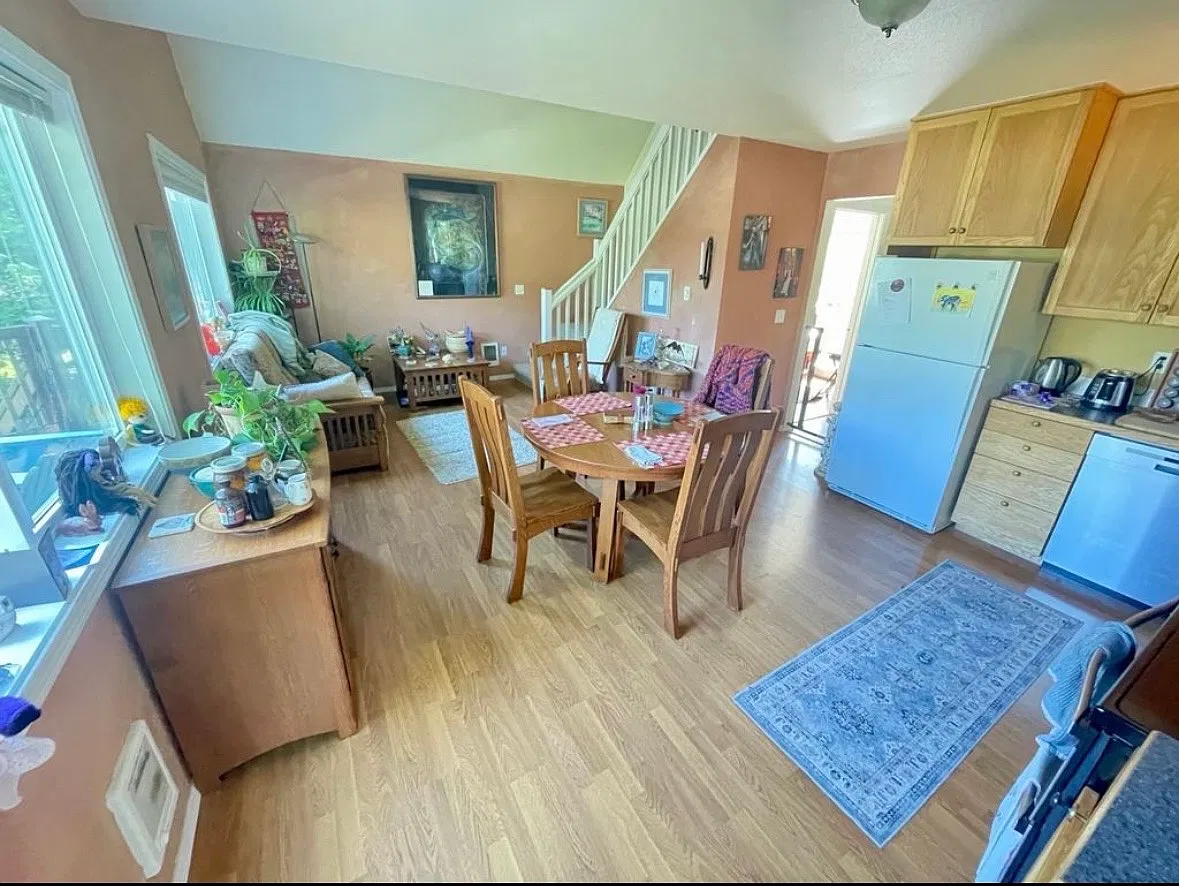 2 bed, 1009 sqft, $2,600 — Photo 2