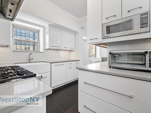 4th image of 345 E 56th St Penthouse C