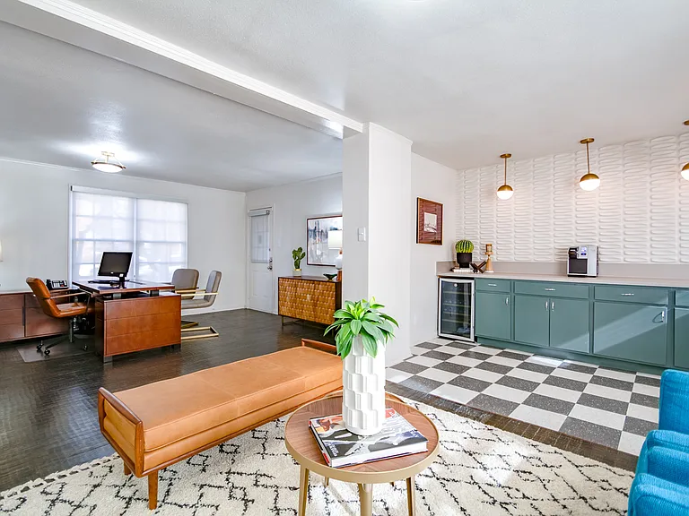 Urban Living in our Kessler Park Apartment Homes — Photo 28