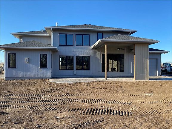 3rd image of 809 Eve Orchid Dr