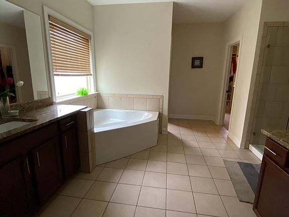 3rd image of 9845 Cameron Parc Cir