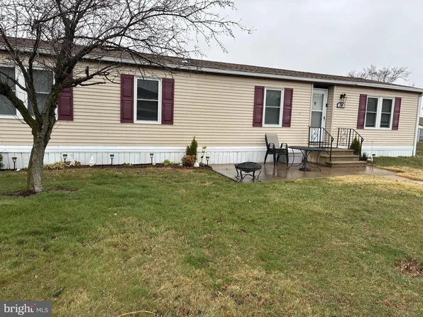 74 Longwood Pl, North Wales, PA 19454