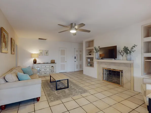 712 Wellesley Dr NE, Albuquerque, NM 87106