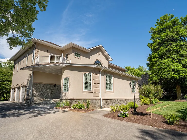 10805 S Glen Rd — Photo 10