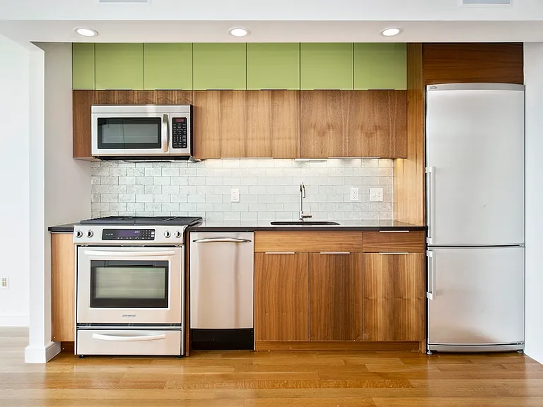 101 Bedford Ave #B-613 — Photo 6