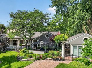 300 Lake Promenade, Etobicoke, ON M8W1B4
