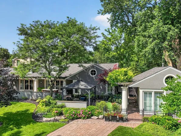 300 Lake Promenade, Etobicoke, ON M8W 1B4