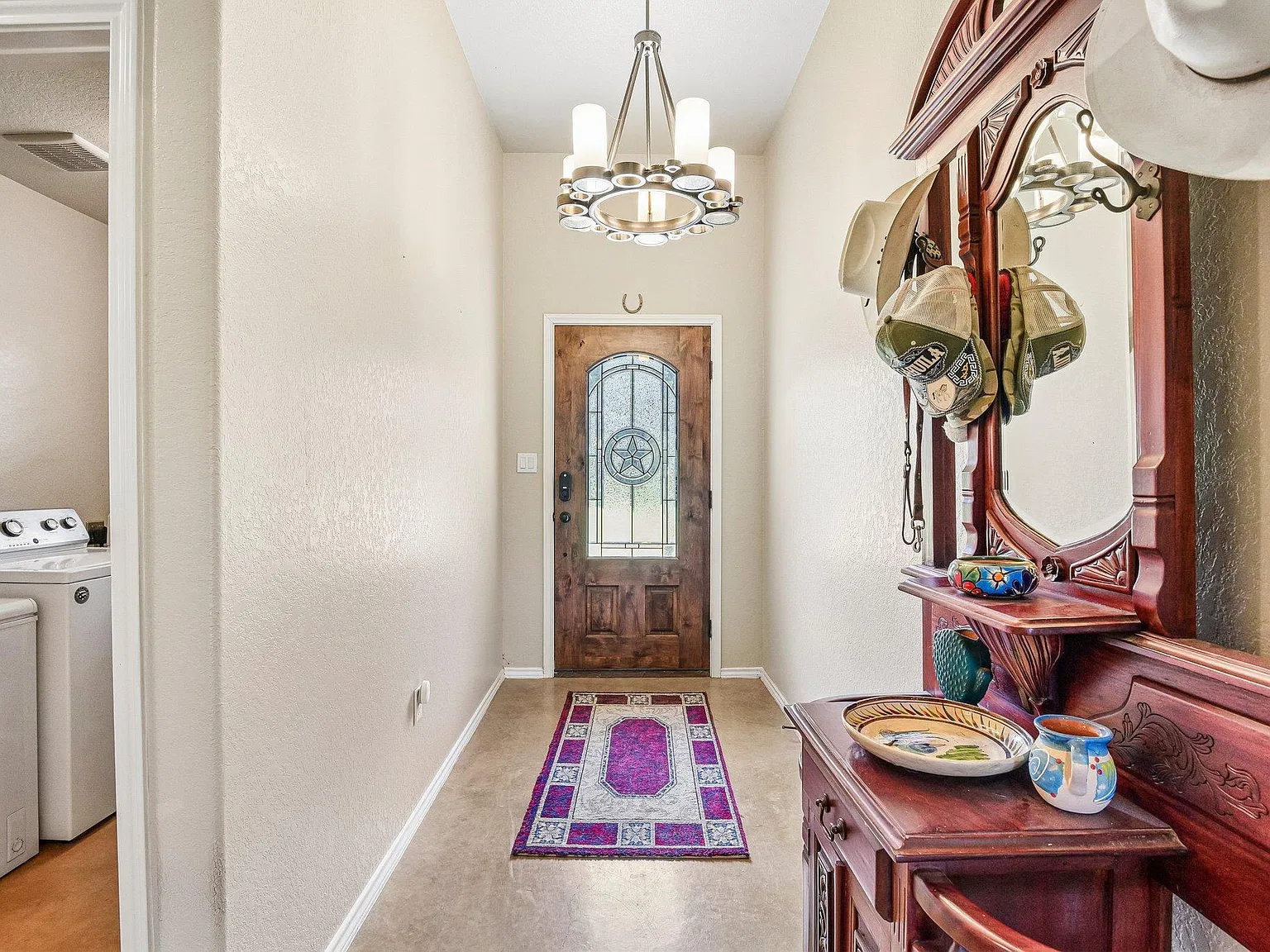 3 bed, 2.0 bath, 1644 sqft, $2,400 — Photo 3