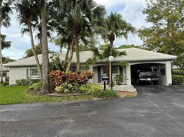 1124 W Cypress Dr, Pompano Beach, FL 33069