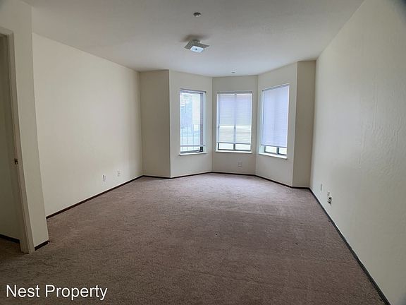 5th image of 2365 Mariposa St Unit 1