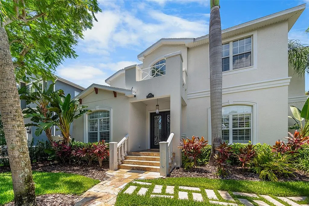 4 bed, 3.5 bath, 3312 sqft, $7,150 — Photo 2