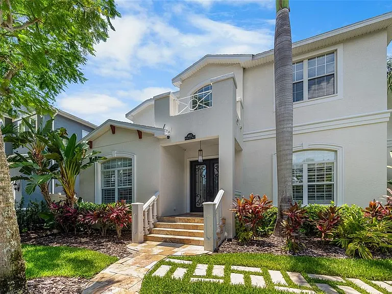 4802 W Beachway Dr — Photo 2