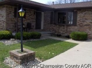 2707 Willow Rd, Urbana, IL 61802