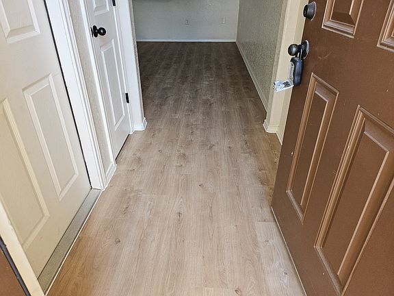 5th image of 215 Kaspar Way #1