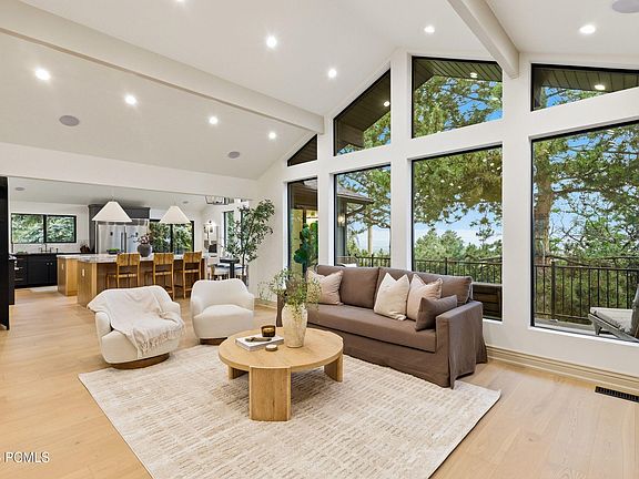 2nd image of 2651 E Hiawatha Cir