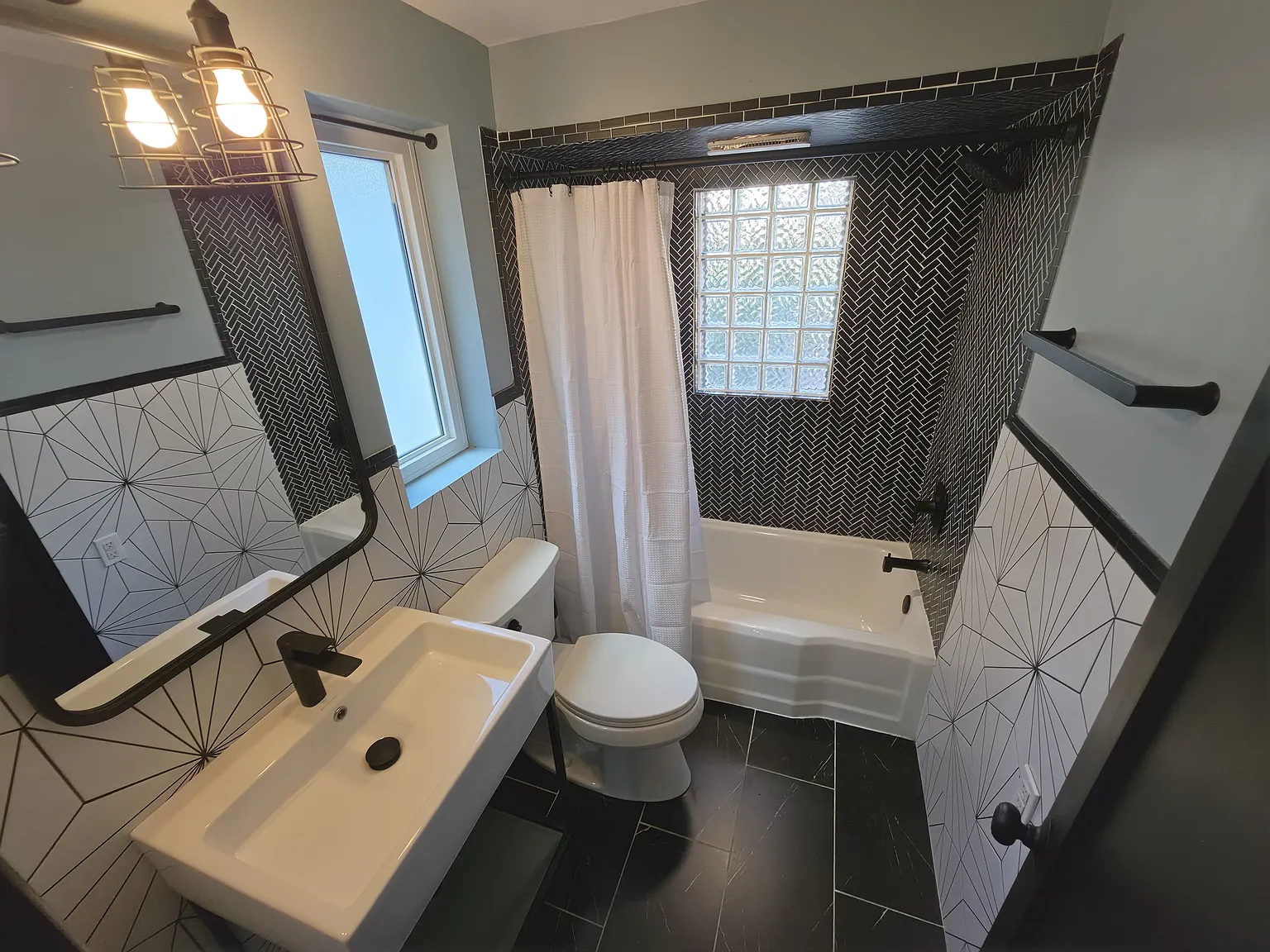Studio, 575 sqft, $825 — Photo 3