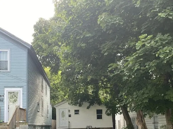 58 Liberty St, Oswego, NY 13126