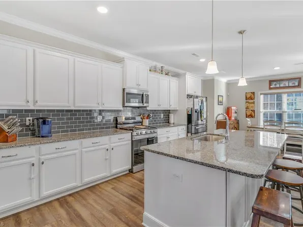 922 Dorchester St, Clemmons, NC 27012