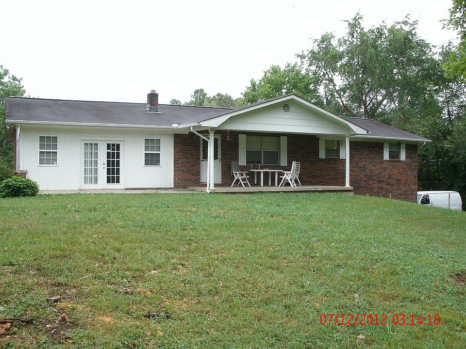 House with seperate garage 