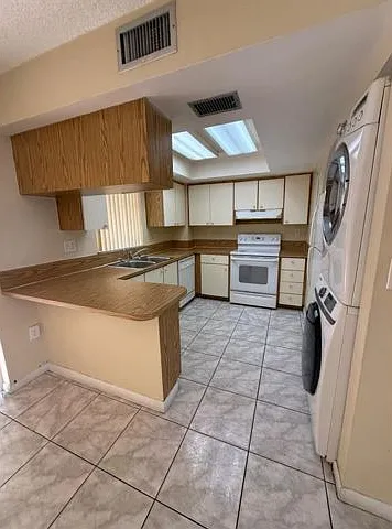 5232 SW 122nd Ter — Photo 6
