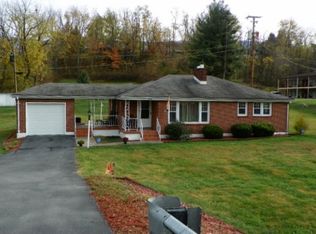 132 Ben Bolt Ave, Tazewell, VA 24651
