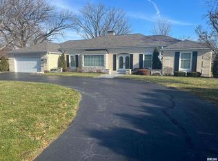 737 S 24th St, Quincy, IL 62301