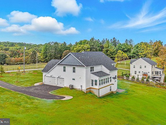 2nd image of 1050 Glen Hall Rd