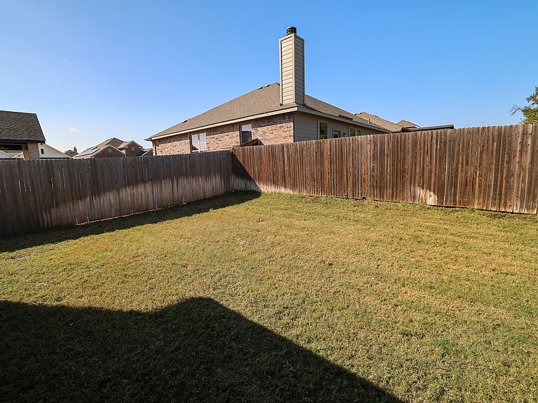 1361 Beach Dr — Photo 34