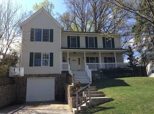 2139 Haycock Rd, Falls Church, VA 22043