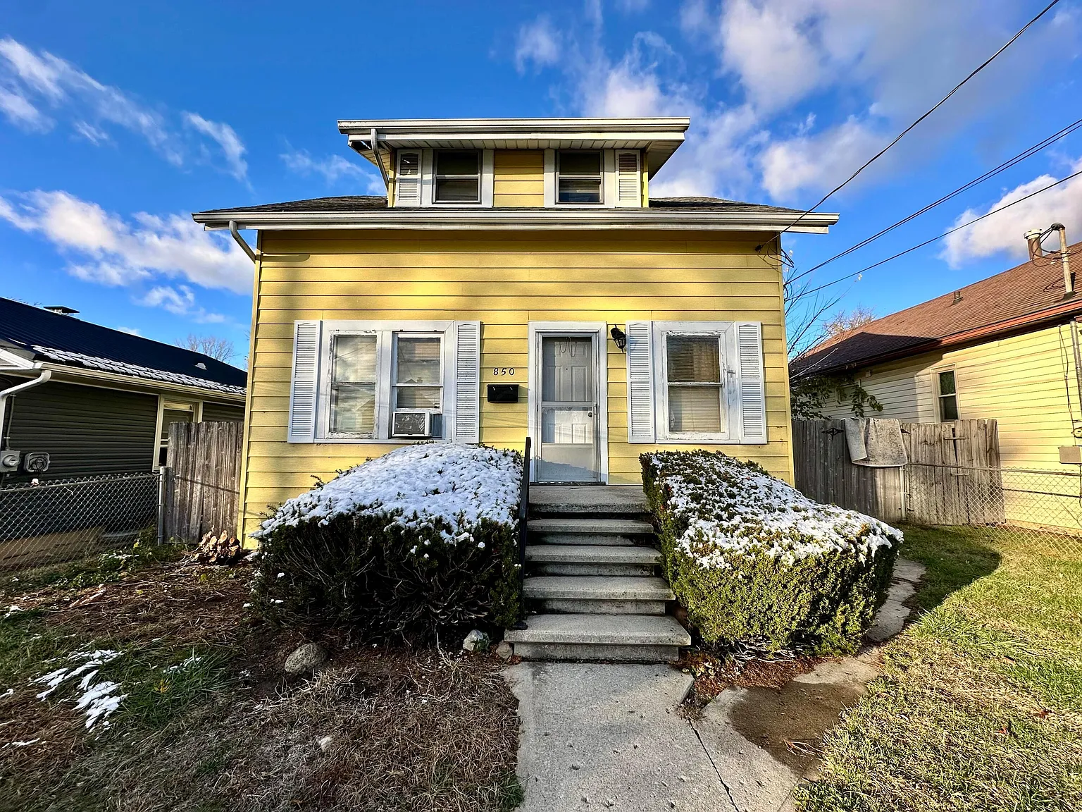 850 Oak Grove Ave photo 1
