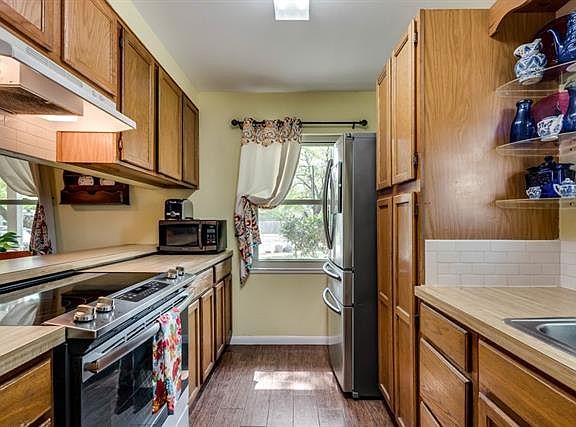 4th image of 4016 Mayflower Dr