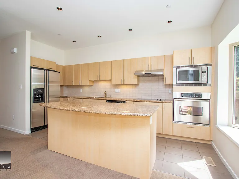 3750 Edgemont Blvd — Photo 35