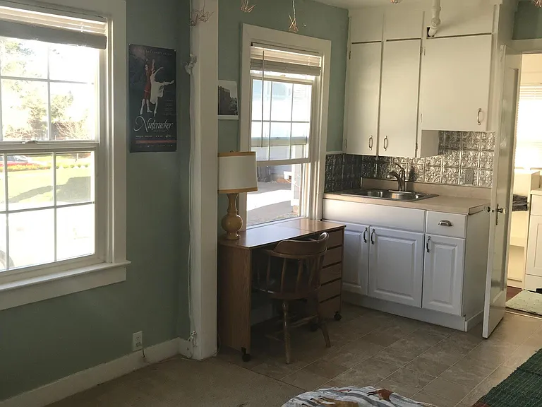 515 Foote St SW #4 — Photo 9