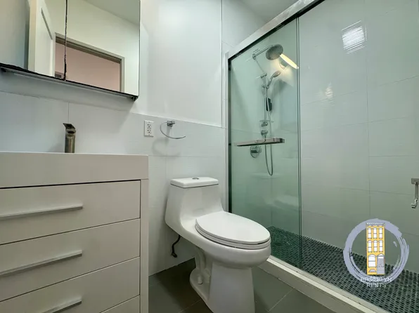 481 Chauncey Street image 13 of 28