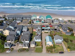 725 NW High St APT D, Newport, OR 97365